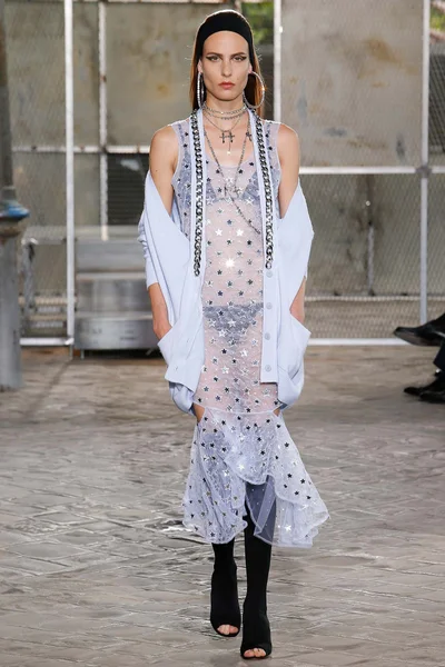 Look 49